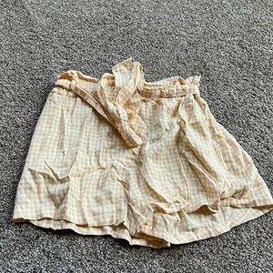 NWT Hollister Shorts yellow and white plaid